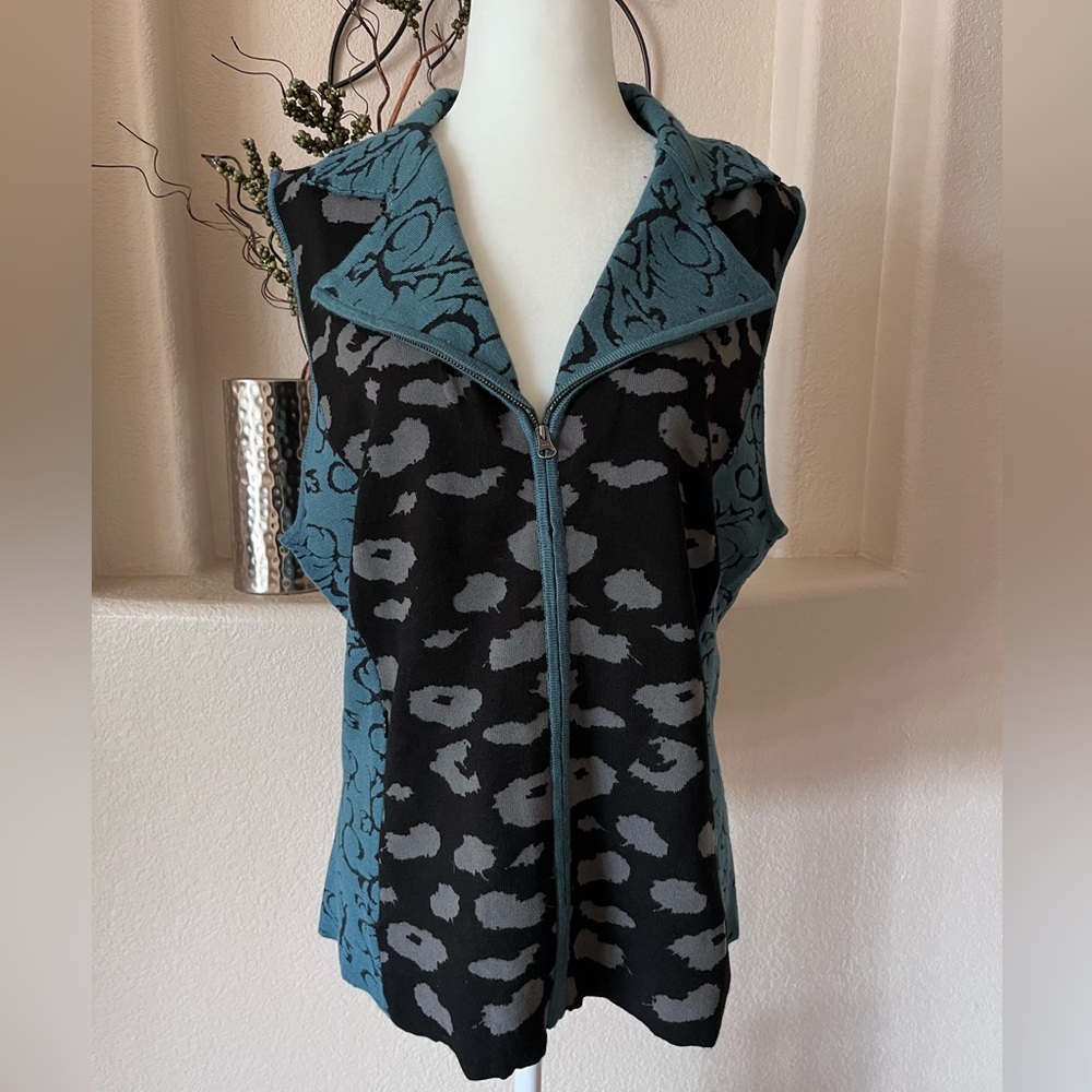 Icelandic Design Vest Turquoise Black Animal Print/Abstract Vine Knit Womens L